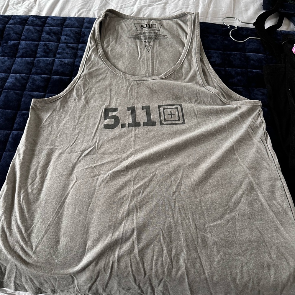 5:11 Tactical Women’s XL workout top